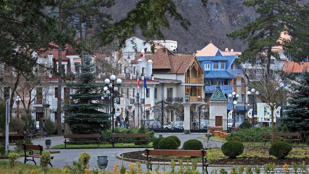 Gamsakhurdia Street Bordjomi Extérieur photo